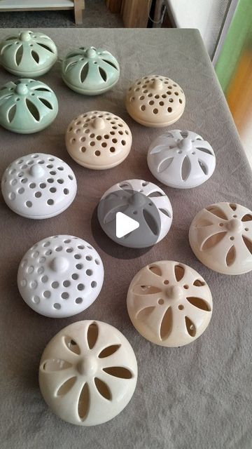 CERAMICA ARTESANAL on Instagram: "¿ Queres hacer tus propios moldes ?   Te recomiendo a @berinbruner_molderia   #portaespirales #espirales #decofuncional #regalito #regaloceramica #portaespiraldeceramica" Ideas Ceramica, Ceramica Ideas, Pasta Piedra, Cerámica Ideas, Ceramics, On Instagram, Molde