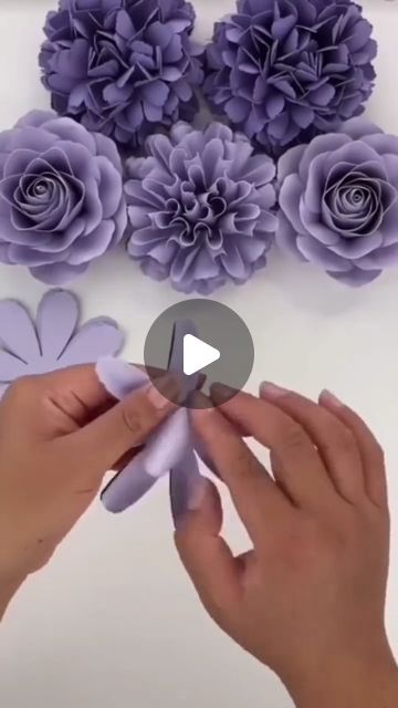 @_chill_house_29 on Instagram: "paper flower 🌷 . . . #flower #paperflowerdecor #papercut #craft #craftideas #flowerpotdecoration #art #chillhouse #homedecoration  #lovesong #décoration #giftideas #gifthampers #dancelover" Cardboard Crafts Decoration, Globe Crafts, 50k Views, Paper Wall Hanging, Paper Flower Decor, Christmas Centerpieces Diy, Paper Flower Crafts, Friends Diy, Paper Flowers Diy