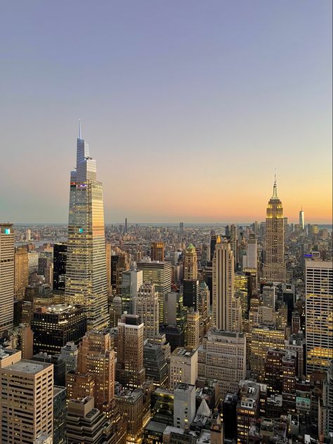 New York Golden Hour, Swift Aesthetic, New York City Skyline, Visual Communication, City Skyline, Golden Hour, New York Skyline, York City, Taylor Swift