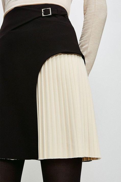 Detail Couture, Skirt Collection, Ladies Clothes Fashion, Ladies Clothes, Tailored Dress, Short Sleeve Mini Dress, Mode Inspo, Karen Millen, Pleated Mini Skirt