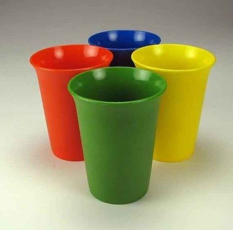 Or no. No. THESE cups: | 50 Pictures That Will Take You Right Back To Your Childhood Larry Wilcox, Tupperware Cups, 90s Childhood, Vintage Memory, Oldies But Goodies, I Remember When, Vintage Tupperware, The 80's, Childhood Toys