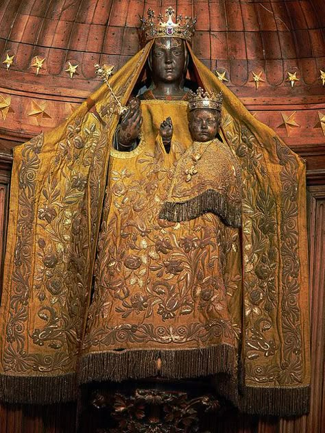 Black Madonna of Chartres Professor Moriarty, Gothic Sculpture, Chartres Cathedral, Lady Madonna, Black Madonna, Madonna Art, Black Jesus, Mary Mother Of God, Mother Goddess