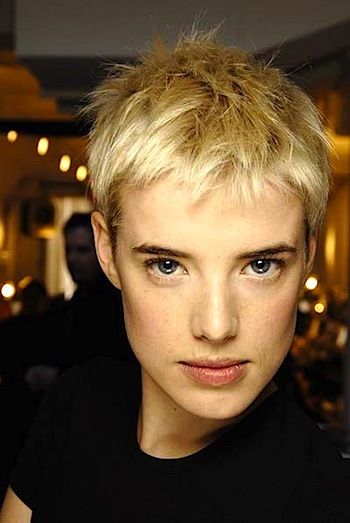 Hairstyle Trend 2013/2014: Pixie Short Hair Cut: How To Go, Maintain Blonde Hair Color: Best Maintenance Products To Use Celebrity Pixie Cut, Short Blonde Pixie, Agyness Deyn, Short Hairdos, Blonde Pixie Haircut, Very Short Hair, Short Pixie Haircuts, Trendy Hair, 짧은 머리