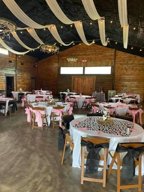 Cow Print Centerpiece Ideas, Pink Cow Print Birthday Party Ideas, Cow Print 18th Birthday Party, Cowgirl Birthday Centerpieces, Pink Western Party Decorations, Cowgirl Table Decorations, Disco Cowgirl Centerpiece, Cowgirl Centerpieces, Cow Baby Shower Theme