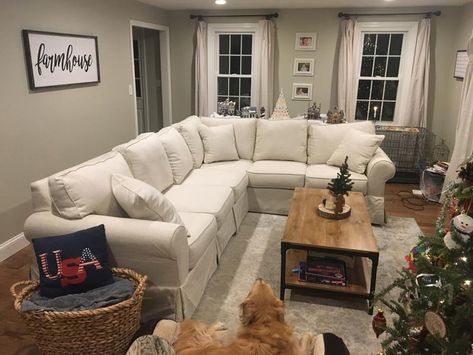 Ashley Sectional, Stage House For Sale, Ashley Furniture Sectional, Ashley Furniture Living Room, Couch For Living Room, Sectional Sofas Living Room, Table Decor Living Room, Classic Living Room, 3 Piece Sectional