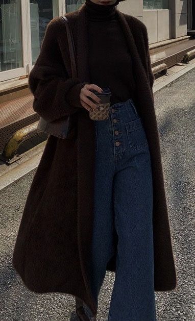 Dark Brown Coat Outfit, Dark Academia Winter Outfit, Brown Coat Outfit, Jackets Streetwear, Academia Aesthetic Outfit, Dark Academia Outfits, Winter Outfits Aesthetic, Academia Outfits, Long Coat Jacket