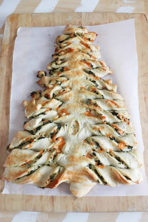 Christmas Tree Spinach Dip Recipe Christmas Holiday Snacks, Califlower Pizza, Christmas Tree Spinach Dip Breadsticks, Spinach Dip Breadsticks, Classic Spinach Dip Recipe, Christmas Tree Spinach Dip, Pizza Buns Recipe, Easy Baked Brie Recipe, Classic Spinach Dip