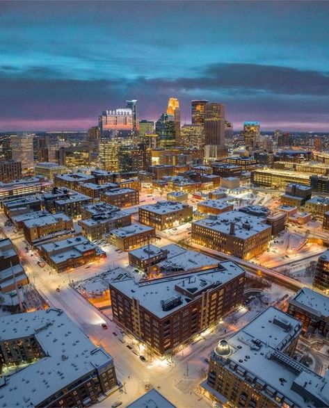 Horror Worldbuilding, Minneapolis Snow, Minneapolis Downtown, Minnesota Photography, Minneapolis Skyline, Aesthetic Places, Panel Ideas, Small Town Romance, Photographer Inspiration