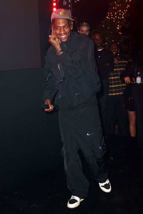 Travis Scott Olive Outfit, Travis Scott Olive, Travis Scott Outfits, Jonathan Cheban, Olive Clothing, Travis Scott Wallpapers, Tennis Champion, Camouflage Cargo Pants, Intimate Dinner