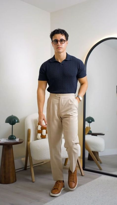 Summer Elegance: Old Money Style Guide 20 Ideas - mens-club.online Tan Outfit Men Street Styles, Navy Pants Outfit Men Casual, Brandon Balfour Outfits, Outfit Semi Formal Hombre, Semi Formal Outfit For Men, Grwm Men, Mens Semi Formal Outfit, Khaki Pants Outfit Men, Acute Style