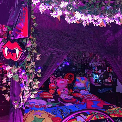 Scenecore Room Ideas, Emo Scene Bedroom, Scenecore Bedroom, Scene Room Ideas, Creepy Cute Room, Scenecore Room, Scene Room Decor, Scene Kid Bedroom, Emo House