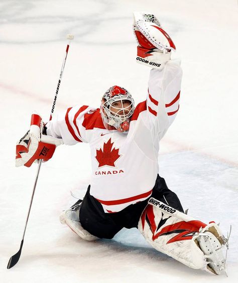 Martin Brodeur, Team Canada Canada Ice Hockey, Hockey Images, Team Canada Hockey, Martin Brodeur, Hockey Canada, Nj Devils, Hockey Rules, Canada Hockey, Hockey Stuff