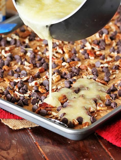 Chocolate And Graham Cracker Desserts, How To Make Pralines Recipes, Snacks Using Graham Crackers, Bourbon Graham Cracker Candy, Using Graham Crackers, Pecan Graham Cracker Bars, Sweet Treat Boxes Ideas, Christmas Candy With Ritz Crackers, Grab N Go Desserts