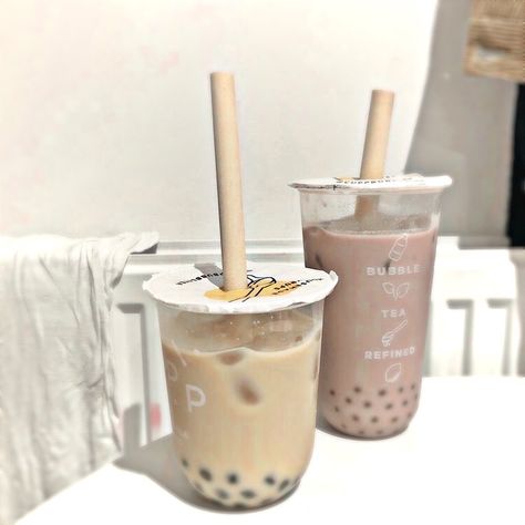 Kawa Starbucks, Bubble Tea Boba, Boba Drink, Bubble Milk Tea, Cream Aesthetic, Think Food, Pretty Drinks, Aesthetic Coffee, Boba Tea