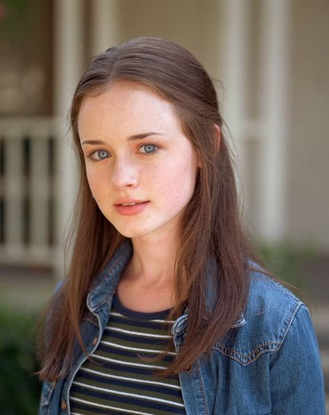 Alexis Bledel, Rory Gilmore, Gilmore Girls, Blue Eyes, Long Hair, A Woman, Hair, Blue