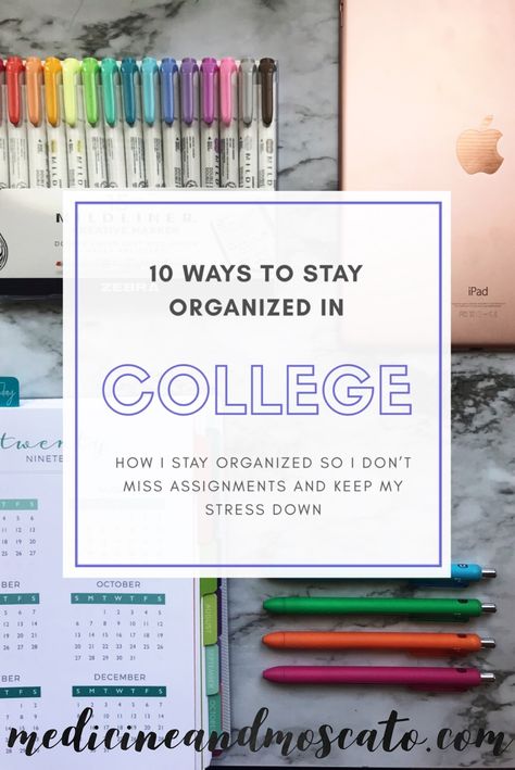 Being on your own in college can make it hard to stay organized. I’ve laid out my top 10 organization tips to keep you organized and decrease your stress! How To Keep Organized At School, Staying Organized In College, Nails For College Students, University Organization Studying, Online College Organization, College Organization Binder, Binder Organization School, Academic Portfolio, School Organization College