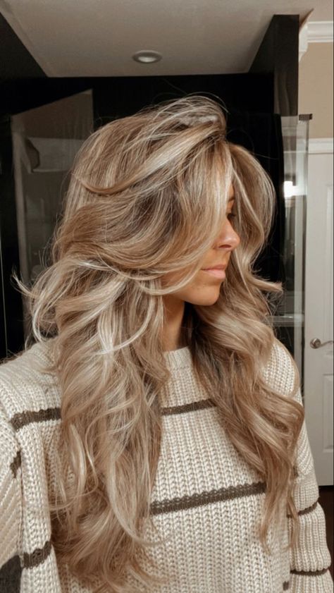 Long Blonde, Long Blonde Hair, Hair Color Ideas, Blonde Hair, A Woman, Hair Color, Blonde, Hairstyles, Mirror