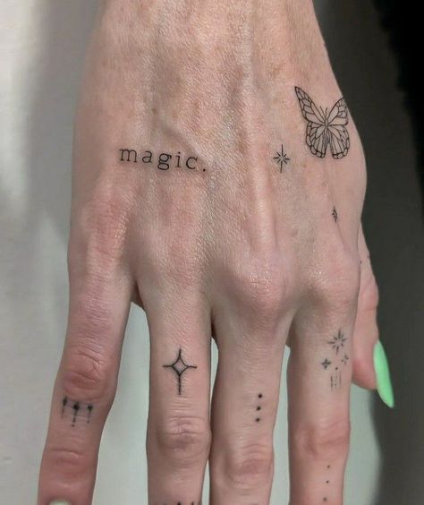 Tato Minimal, Tato Jari, Pola Tato, Hand And Finger Tattoos, Handpoke Tattoo, Petite Tattoos, Small Hand Tattoos, Hand Tattoos For Guys, Discreet Tattoos