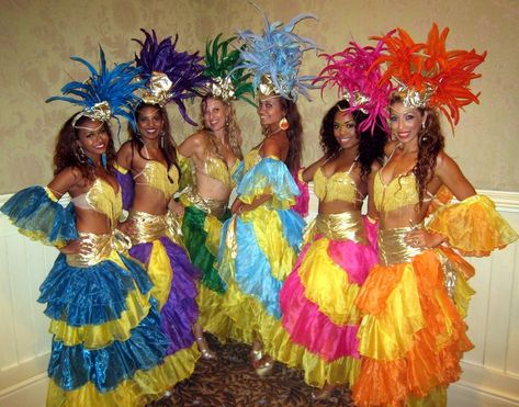 Brazilian Dancer Costume, Brazilian Costume Carnival, Brazilian Party Outfit, Rio Carnival Theme Party Outfit, Latina Costumes, Carnaval Outfit Brazil, Carnival Performers, Brazilian Costume, Brazil Carnival Costume