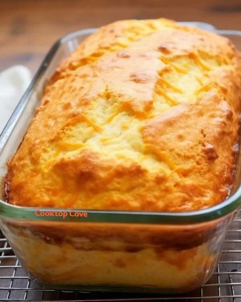 Nothing's better than Red Lobster's cheddar biscuits..but in bread form! Total game changer Red Lobster Cheese Bread, Monterey Jack Bread Recipe, Biscuit Loaf Bread, Cheddar Bay Bread Loaf, Bisquick Cheese Bread, Easy Cheddar Bay Biscuits, Decadent Cheddar Quick Bread, Cheddar Bay Biscuit Bread, Bread That Goes With Chili