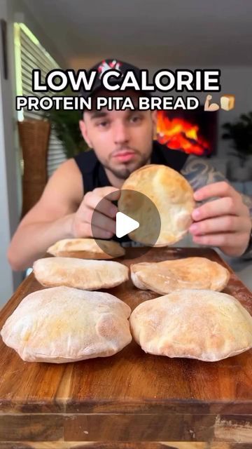 Protein Pita Bread, Gym Recipes, Pane Pita, Low Calorie Protein, Pita Bread Recipe, No Bread Diet, Self Raising Flour, Protein Bread, Food Receipt