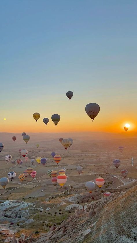 Plane Hacks, Air Balloon Festival, Hot Air Balloon Festival, Travel Turkey, Cappadocia Turkey, Fairy Queen, Sunset Nature, Turkey Travel, Hot Air Balloons