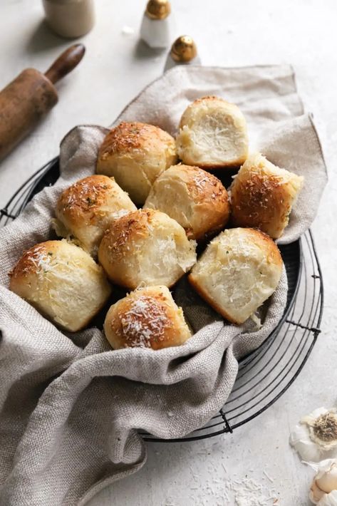 Parmesan Dinner, Pull Apart Rolls, Buttery Rolls, Garlic Rolls, The Elephant In The Room, Broma Bakery, Elephant In The Room, Cooking Bread, Macaron Recipe