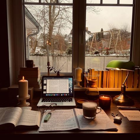 Olja’s Cosy Study Setup in Nordfriesland, Germany Dark Academia Bedroom Ideas, Dark Academia Study, Dark Academia Bedroom, Academia Bedroom, Writing Studio, Coffee Study, Study Corner, Desk Setups, Pantry Wall