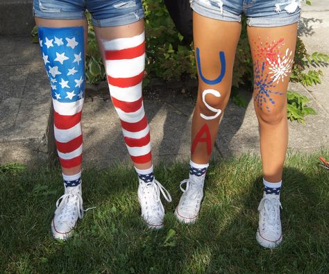 Painting Legs For 4th Of July, American Flag Body Painting, 4 Th Of July Leg Painting, Forth Of July Body Art, Usa Leg Paint Ideas, Fourth Of July Body Art, Merica Monday Spirit Week Outfits, Fourth Of July Leg Painting Ideas, Usa Body Painting