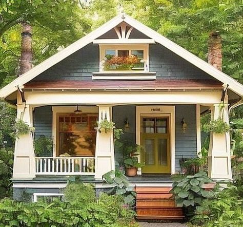 Tiny Cottage Exterior Ideas, Tiny Craftsman House, Charleston Bungalow, Craftsman Bungalows Interior, Colorful Bungalow, California Craftsman Bungalow, Yellow Bungalow, Craftsman Bungalow Exterior, Cottage Remodel