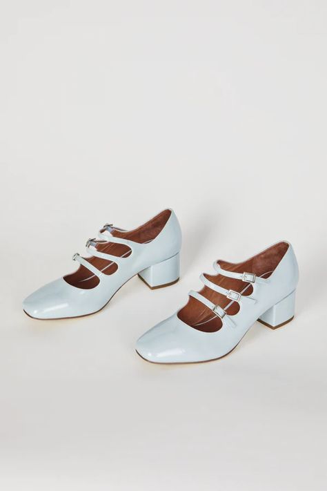 Clogs Heels, Vintage Inspired Dresses, Dress Shoe, Sandals For Sale, Inspired Dress, Heeled Loafers, Dress With Boots, Sneakers For Sale, Womens Heels