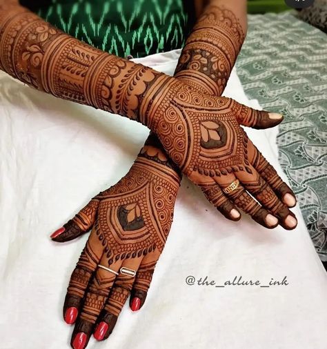 Full Hand Backside Mehndi Designs, Back Side Bridal Mehendi Design, Bridel Mehandi Full Hand Back Side, Bharchak Mehndi Designs, Full Hand Mehndi Designs Back Side, Latest Mehndi Designs Wedding, Back Hand Henna Design, Back Hand Henna, Mehndi Bridal