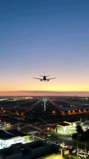 Plane Take Off Runway Video, Sky Aeroplane Aesthetic, Flight Attendant Wallpaper, Pilot Wallpaper Airplane, Airplane View Video, Aeroplane Video, Aeroplane Aesthetic, Plane Videos, Aviation Wallpaper