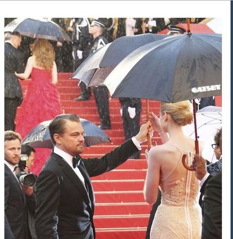 Picture Description: Elementary Level | Blog de Cristina Standing In The Rain, Elizabeth Debicki, Dump A Day, The Great Gatsby, Leonardo Dicaprio, Opening Ceremony, Cannes Film Festival, Titanic, Cannes