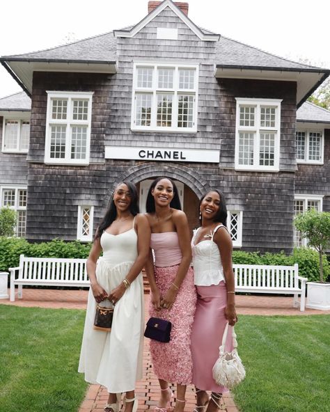 HAMPTONS DAY TRIP - IDS BY MM Hampton Outfits, Hamptons Trip, Marthas Vineyard Outfit, Melanie Marie, Hamptons Outfit, Girls Luggage, Black Girls Luxury Lifestyle, Hamptons Summer, Coastal Granddaughter