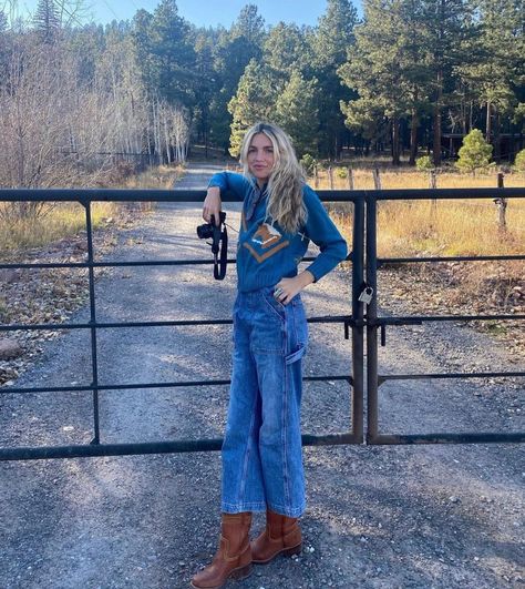 Timeless Western Fashion, Fall Cowgirl Boots Outfit, Coastal Cowboy Aesthetic Outfits, Modern Western Clothing, Winter Cowgirl Aesthetic, Oversized Suede Jacket Outfit, Ranch Style Outfits, Crunchy Cowgirl Aesthetic, Soft Western Outfits