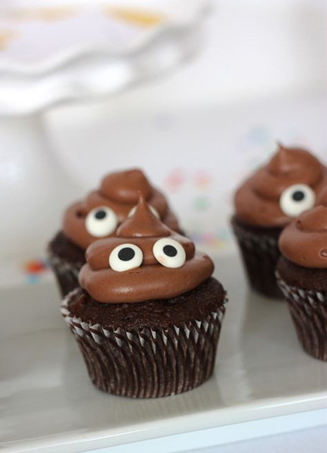 Poop Emoji Cupcakes, Cupcake Emoji, Emoji Cupcake, Party Emoji, Emoji Cupcakes, Emoji Cake, Teen Cakes, Emoji Birthday Party, Birthday Cakes For Teens