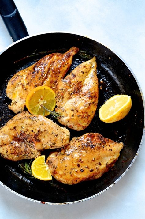 10-minute-pan-fried-greek-chicken-breasts #bibbyskitchenrecipes #Chickenbreasts #easyrecipes #familyfavourites #greekchicken #lemonandherb #10minutemeals #foodblog Brick Chicken, Greek Chicken Breast, Chrissy Teigen Recipes, Whole30 Dinner Recipes, Favorite Recipes Chicken, Whole30 Dinners, Country Cook, Popsugar Food, Favorite Chicken