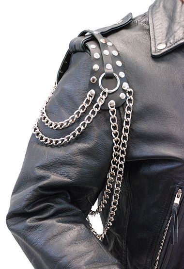 Ropa Punk Rock, Punk Leather Jacket, Idle Hands, Battle Jacket, Estilo Rock, Gorgeous Leather, Punk Outfits, Shoulder Chain, Looks Style