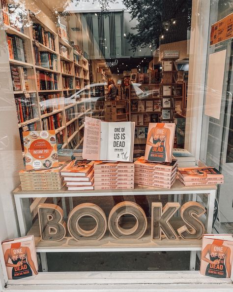 Cute Bookstore Ideas, Best Bookstores In The World, Small Cozy Bookstore, Book Store Cafe Design, Dark Bookstore Aesthetic, Bookstore Interior Design Ideas, Local Bookstore Aesthetic, Christian Bookstore Ideas, Book Tour Aesthetic