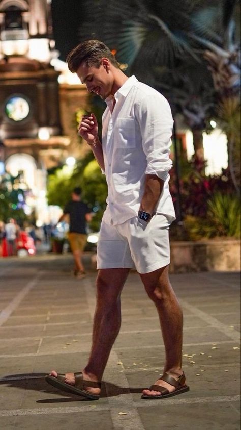 Mens Vacation Outfits, Summer Cocktail Attire, Italian Fashion Summer, Vacation Outfits Men, Italian Mens Fashion, Seasonal Outfits, Mens Summer Outfits, Mens Casual Outfits Summer, Clothes Men