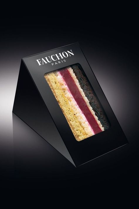 Sandwich Packaging, Patisserie Fine, Dessert Packaging, Food Pack, Bakery Packaging, Cake Packaging, Black Food, Cool Packaging, Food Packaging Design