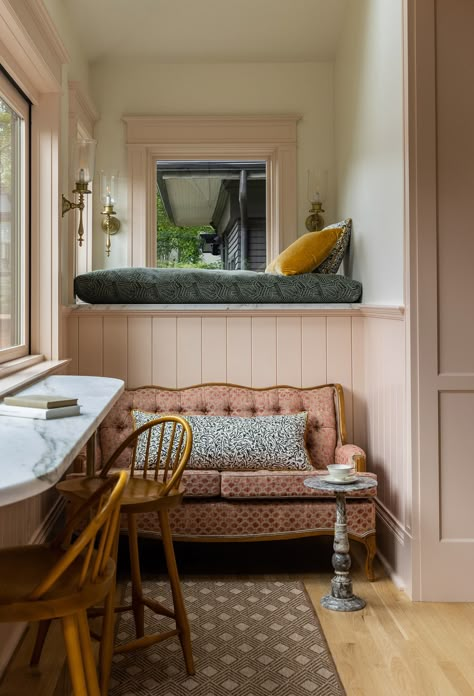 A Historic 1908 Seattle House Doesn’t Shy Away from Color and Pattern Design Brainstorm Caroline Winkler, Caroline Winkler, Lake House Cottage, Colourful Garden, Park Street, Seattle Homes, Home Greenhouse, Luxurious Showers, Peaceful Living