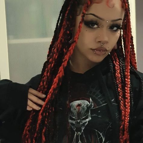 Aesthetic Stars, Afro Goth, Ig Account, Girls Hairstyles Braids, Goth Makeup, Girls Braids, Future Ideas, Goth Punk, Hair Reference