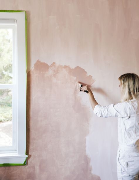 Wash Wall Paint, Paint A Wall, Lime Wash Walls, Limewash Walls, Lime Wash, Limewash Paint, Wall Painting Techniques, Washing Walls, Lime Paint