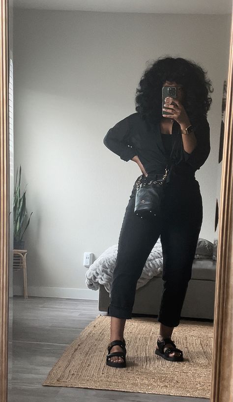 Denim Jumpsuit Casual Picnic Outfit, All Black Casual Outfit, Denim Cargo Jeans, Picnic Outfit, Stylish Work Attire, Denim Cargo, Effortlessly Chic Outfits, Jumpsuit Outfit, Classy Casual Outfits