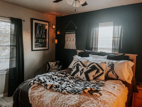 Red Western Bedroom, Black Western Bedding, Black And Brown Western Bedroom, Western Master Bedrooms Decor Cozy, Native Bedroom Ideas, Dark Moody Western Bedroom, Western Bedroom Paint Ideas, Western Bedroom Black Wall, Western Accent Wall Bedroom