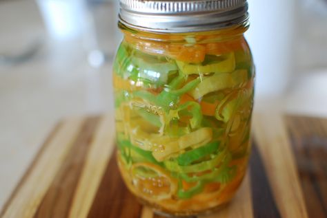 An easy and quick pickle for spicy and sweet habaneros Pickled Habanero Peppers Recipe, Pickled Habaneros, Can Pickles, Habanero Recipes, Quick Pickle Recipe, Cooking Peppers, Hot Pepper Recipes, Pickled Eggs Recipe, Quick Pickle