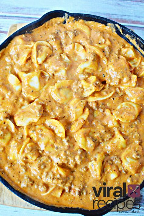 Ground Beef and Tortellini Pasta is trending! Comforting easy dinner for a busy weeknight meal, this beef tortellini is a one pot wonder ❤️ Beef Tortellini, Homemade Tortellini, Cheese Tortellini Recipes, Salty Side Dish, Beef Appetizers, Hotdish Recipes, Tortellini Recipes, Tortellini Pasta, Homemade Hamburgers