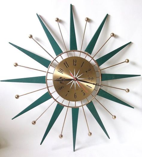 Vintage Saat, Mid Century Clock, Cool Clocks, Retro Clock, Deco Retro, Mid Century Mod, Mid Century Modern Decor, Mid Century Decor, Love Vintage